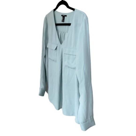Forever 21 Womens Light Blue Long Sleeve V-Neck Blouse Size Medium - Picture 3 of 6